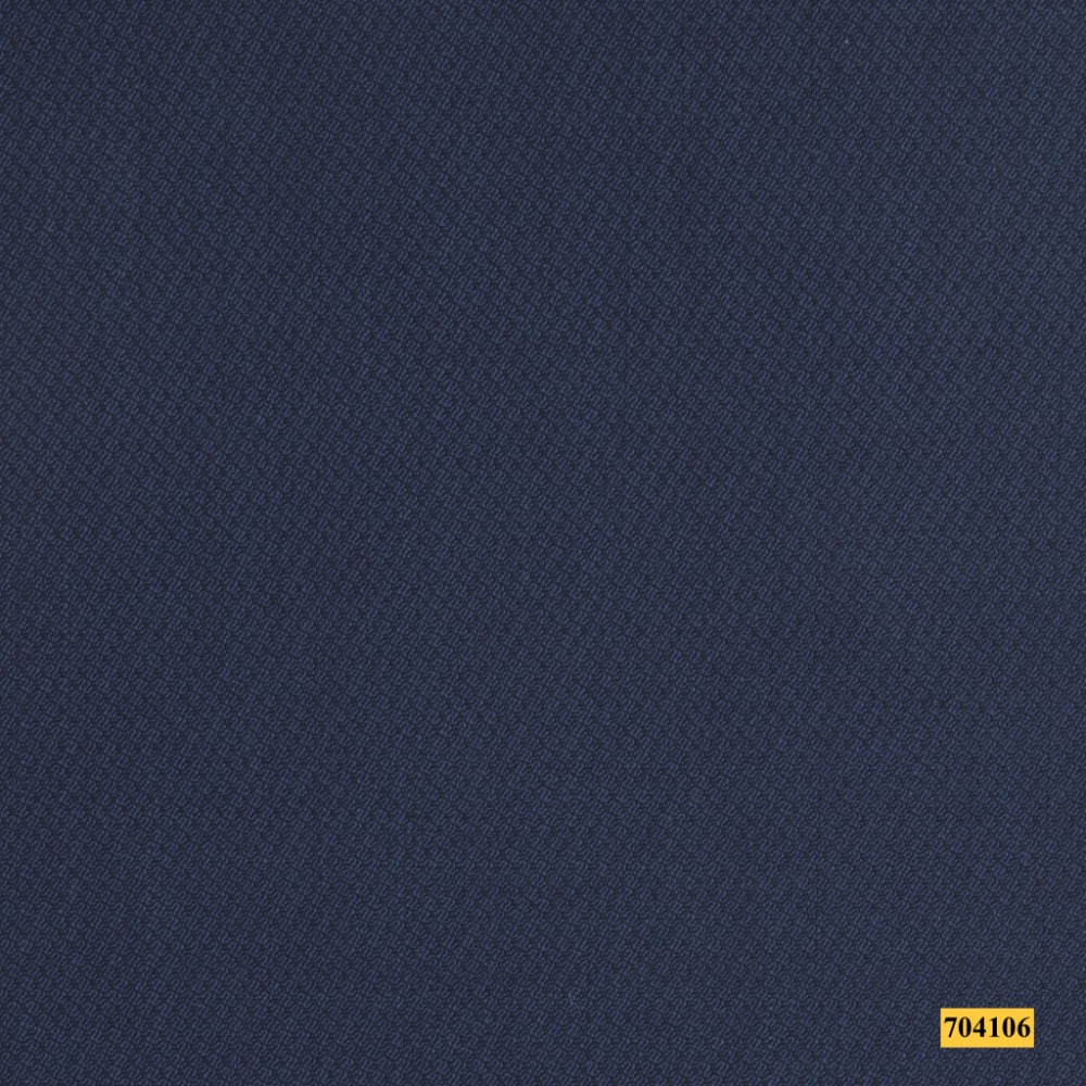 704106